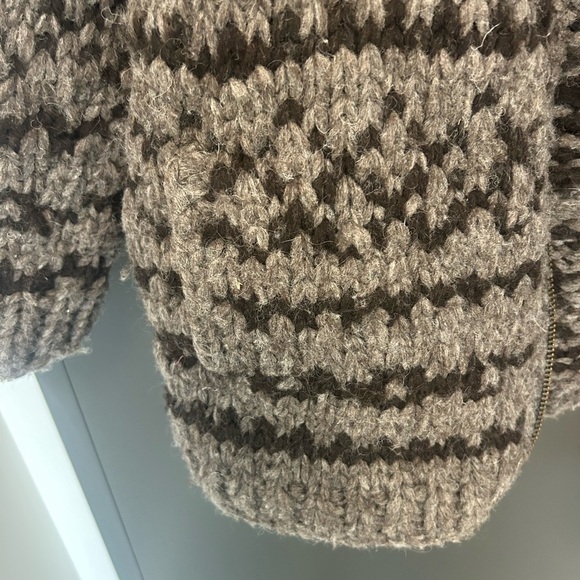 Cowichan authentic XXL or XL full wool in excellent condition- Unisex great cond - Picture 10 of 15